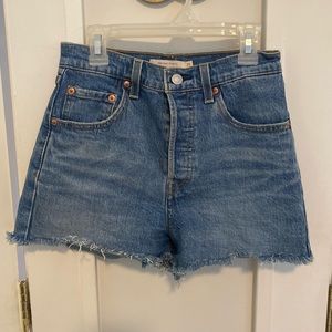 High-rise Levis Shorts, size 25 waist